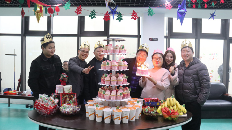 繽紛平安夜，歡樂圣誕節(jié) | 寶開舉辦第四季度員工集體生日會