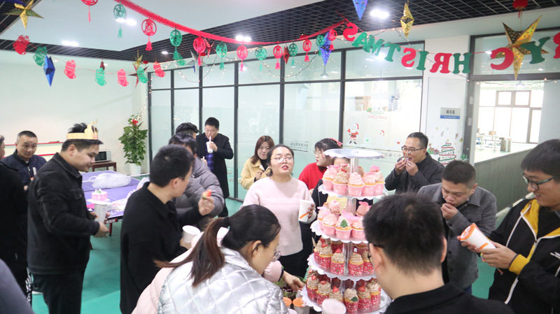 繽紛平安夜，歡樂圣誕節(jié) | 寶開舉辦第四季度員工集體生日會
