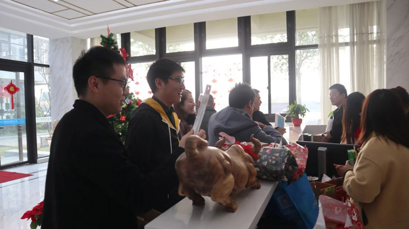 繽紛平安夜，歡樂圣誕節(jié) | 寶開舉辦第四季度員工集體生日會
