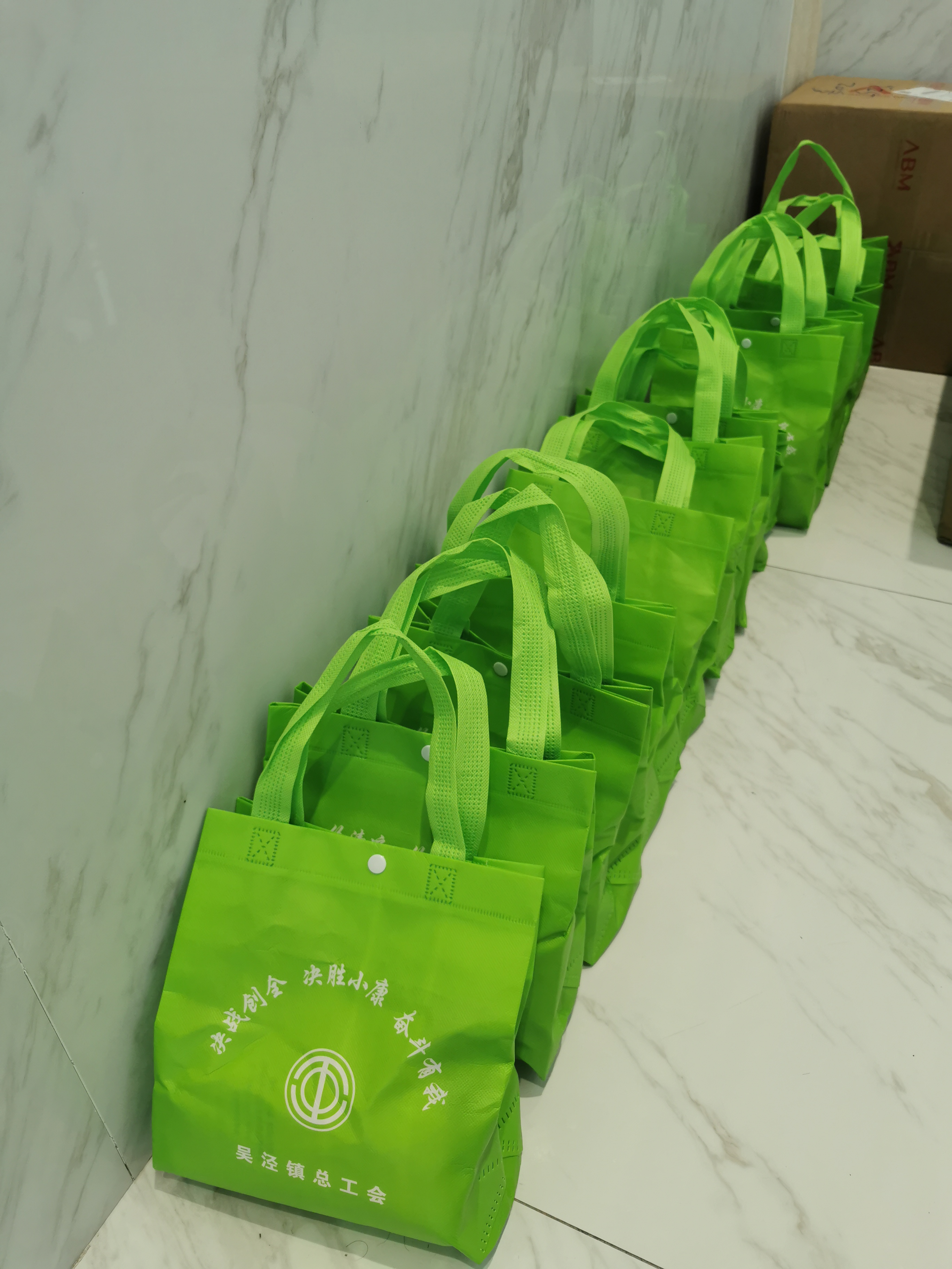 關愛職工 · 夏送清涼 | 寶開工會赴一線送清涼，致敬高溫下的堅守