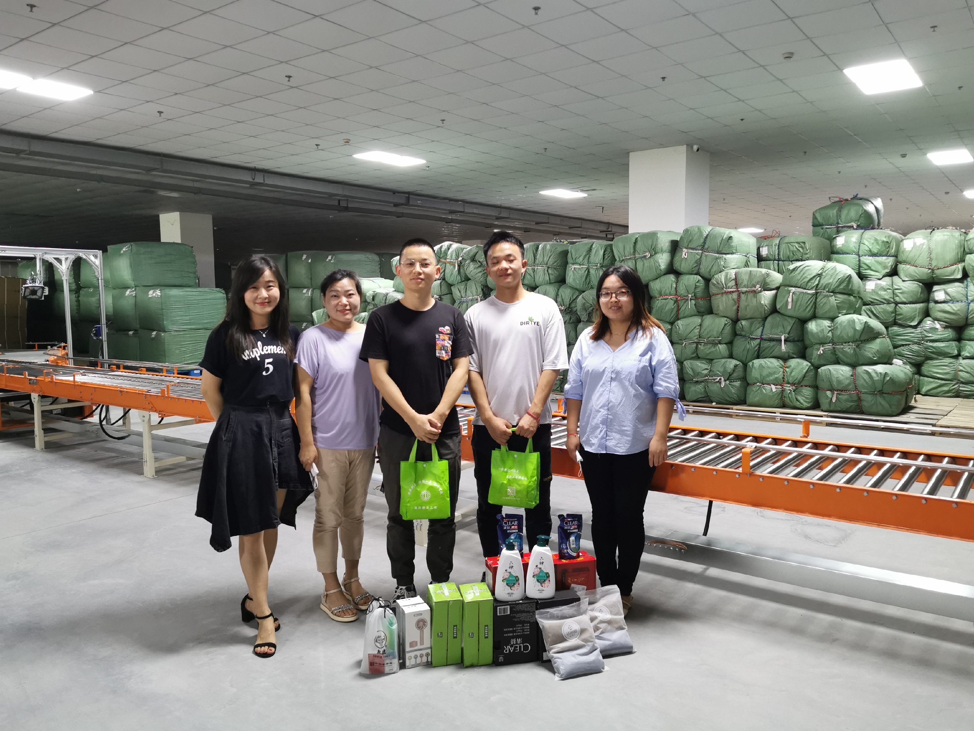 關愛職工 · 夏送清涼 | 寶開工會赴一線送清涼，致敬高溫下的堅守