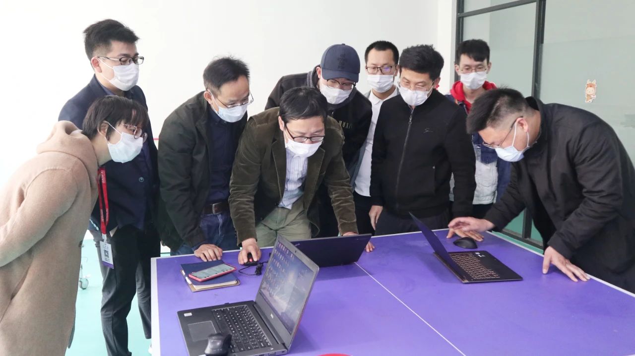 新品上線 ｜ 湯姆迅開(kāi)展「燈帶式播種墻」專(zhuān)題培訓(xùn)