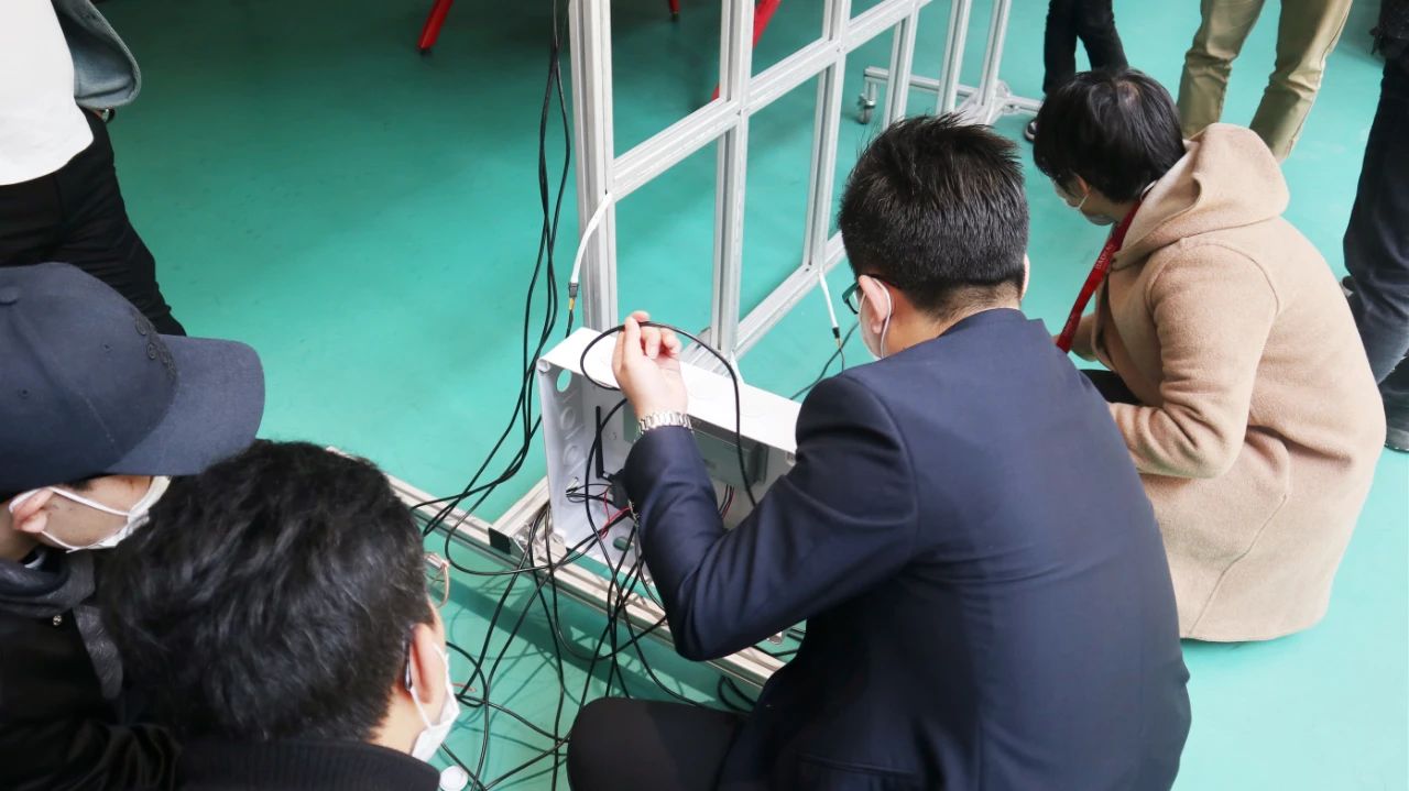 新品上線 ｜ 湯姆迅開(kāi)展「燈帶式播種墻」專(zhuān)題培訓(xùn)