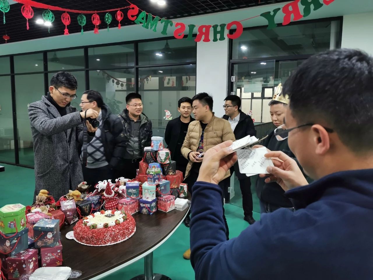 圣誕主題生日趴 | 濃情暖意平安夜，誕愿有你共前行