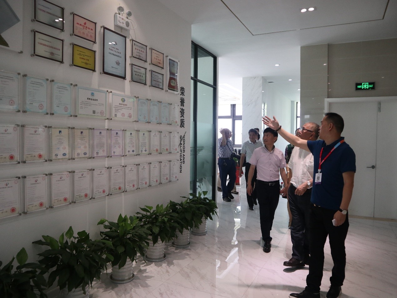 新聞 | 無錫市原政協(xié)領(lǐng)導、吳涇鎮(zhèn)黨委領(lǐng)導一行蒞臨寶開參觀考察