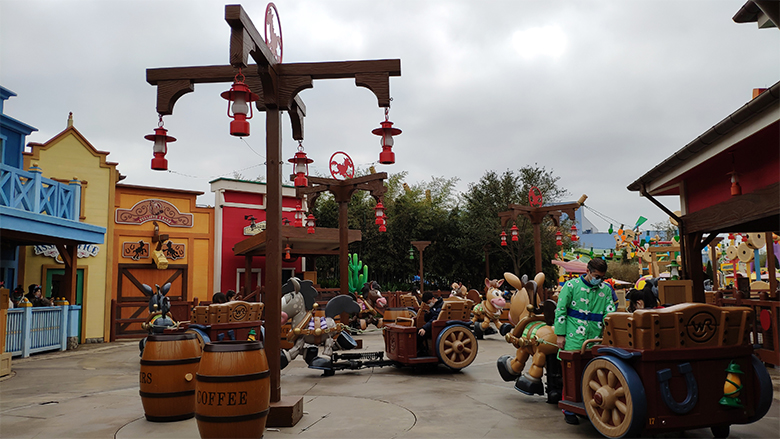 Happy Women’s Day | 歡度三八節(jié)，我們相約上海迪士尼樂園