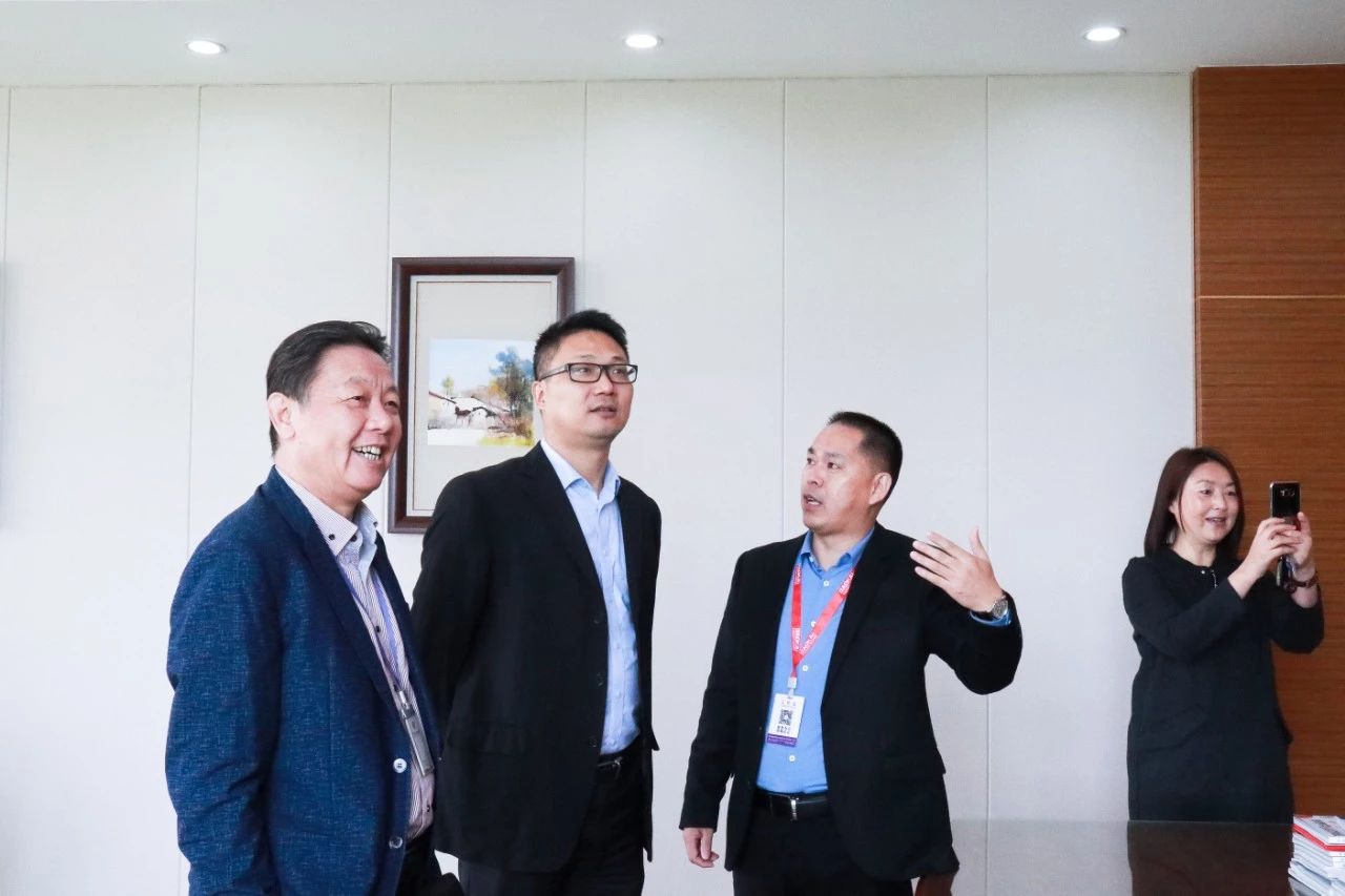 快訊 | 熱烈歡迎吳涇鎮(zhèn)領(lǐng)導(dǎo)蒞臨寶開(kāi)指導(dǎo)工作！